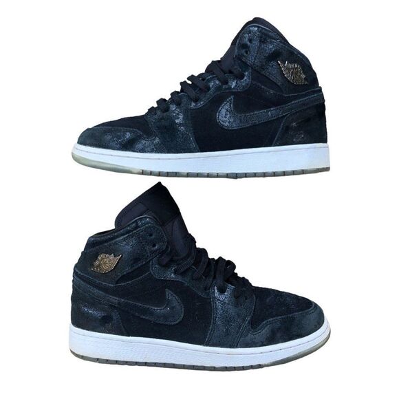 RARE 2016 Nike Air Jordan 1 Retro High Heiress Black Suede Size 6 - Picture 12 of 16